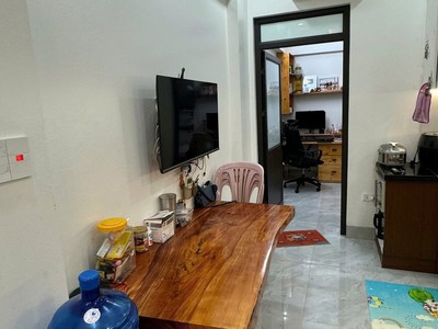 Bán Căn nhà 3 tầng   ô tô đỗ cửa,P.ngủ T1 tại ngõ phố Phường Hải Tân, 11