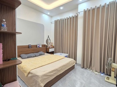 Bán Căn nhà 3 tầng   ô tô đỗ cửa,P.ngủ T1 tại ngõ phố Phường Hải Tân, 8