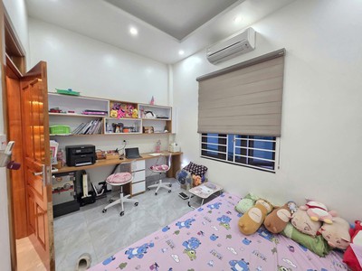 Bán Căn nhà 3 tầng   ô tô đỗ cửa,P.ngủ T1 tại ngõ phố Phường Hải Tân, 10