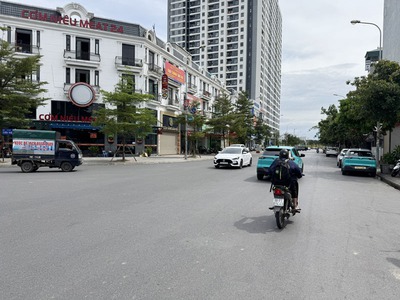 Shophouse Thành Trung Gia Lâm: 90m2, Sầm Uất Nhất Gia Lâm, Vị Trí Kinh Doanh Đỉnh Cao, Dòng Tiền Ổn 2