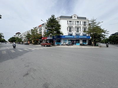 Shophouse Thành Trung Gia Lâm: 90m2, Sầm Uất Nhất Gia Lâm, Vị Trí Kinh Doanh Đỉnh Cao, Dòng Tiền Ổn 4