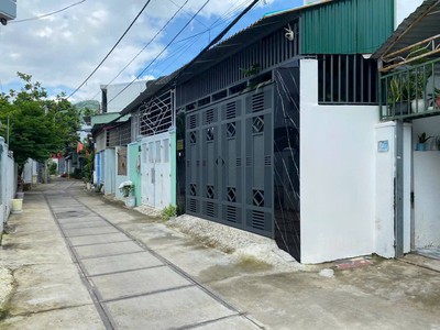 Bán đất tặng nhà cấp 4 Hoà Tây, Vĩnh Hoà, Bắc Nha Trang, 53m2, giá chỉ 3,2 tỷ 6