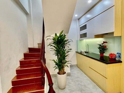 Bán nhà phố Tôn Thất Tùng 30m2 4 tầng sau 1 nhà ra ô tô gần phố ngõ thoáng hơn 7 tỷ 0
