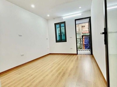 Bán nhà phố Tôn Thất Tùng 30m2 4 tầng sau 1 nhà ra ô tô gần phố ngõ thoáng hơn 7 tỷ 4