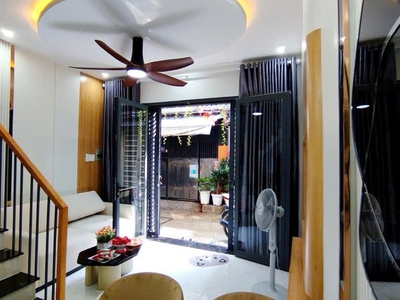 T1681 sát ubnd phường gò vấp, shr, vuông, 2 tầng, 4x8m, 4.x tỷ 0