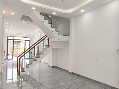 Chính chủ bán nhà đẹp giá tốt khu chánh hiệp 1