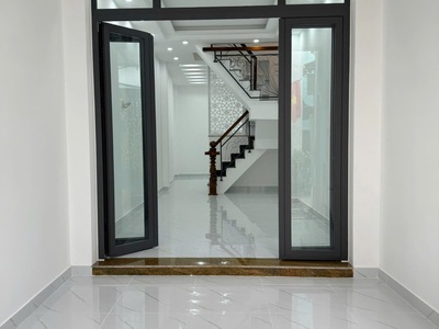 Nhà mới cách chỗ xe hơi quay đầu 10m hẻm 137 âu dương lân p3q8 1