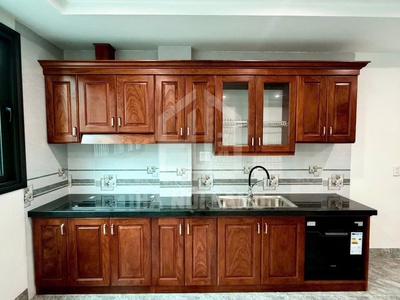 Siêu phẩm cực hiếm 51m , 7 tầng ,thang máy, nằm ngay trung tâm hà nội. nhà nằm ngay đầu phố, lô 3