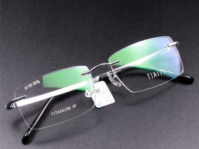 Quà tặng chồng ý nghĩa gọng kính titanium nguyên khối chính hãng giá chỉ 1,5tr Var:TinhQuan 4