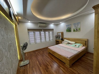 Cho thuê nhà khu phân lô Văn Cao, 3 ngủ khép kín 90m2 . 3