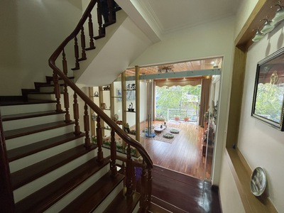 Cho thuê nhà khu phân lô Văn Cao, 3 ngủ khép kín 90m2 . 5