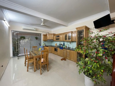 Cho thuê nhà khu phân lô Văn Cao, 3 ngủ khép kín 90m2 . 1