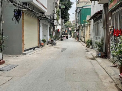 Bán đất thụy phương - dt51m2 - mt6m - giá 7,8 tỷ - ngõ ô tô thông để ở , kinh doanh 2