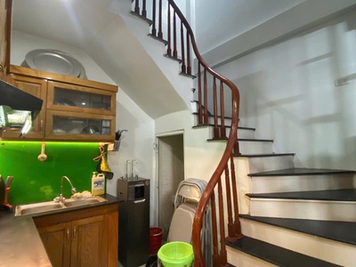 Nhà 5 tầng   35m    nội thất đủ   ở ngay- định công 2