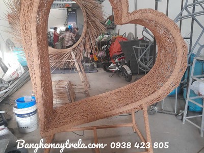 Ghế trái tim mây nhựa chụp hình 1