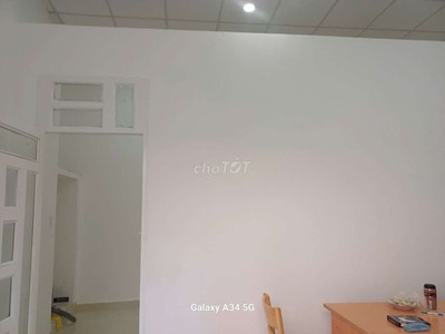 Nhà Cho Thuê DT 105m2 Có 3PN 2WC HẺM OTO ĐƯỜNG 24 LINH ĐÔNG. Giá thuê 8tr/tháng. 2