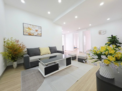 Bán căn hộ 65m2 2PN full nội thất đẹp TT Cầu Giấy cạnh Công Viên Dịch Vọng 1
