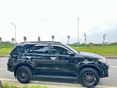 Fortuner 2015 Đen Đẹp ít đi 4