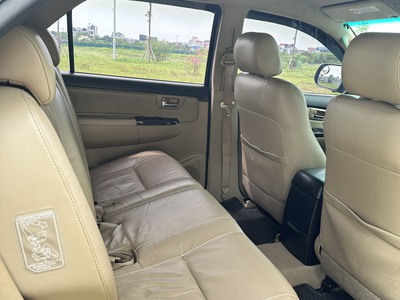 Fortuner 2015 Đen Đẹp ít đi 8