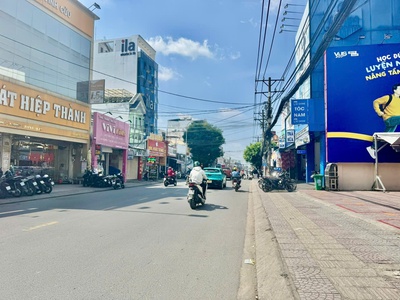 Nhỉnh 18 tỷ có mtkd 4 lầu sầm uất nguyễn ảnh thủ q12 ngang 5m 155m2 kd cực tốt. 0