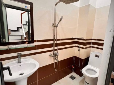 Mtkd gần đ.số 1   nhà 5tầng đẹp mới 70m  giá 9tỷ6 thông tây hội 2