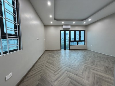 Bán nhà cổ linh, lô góc, 6 tầng thang máy, ôtô vào nhà 4