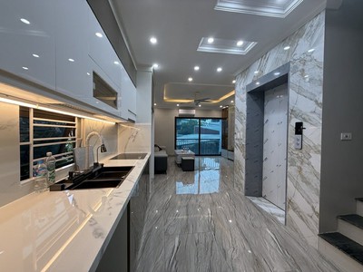 Bán nhà cổ linh, lô góc, 6 tầng thang máy, ôtô vào nhà 3