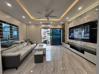 Bán nhà cổ linh, lô góc, 6 tầng thang máy, ôtô vào nhà 1