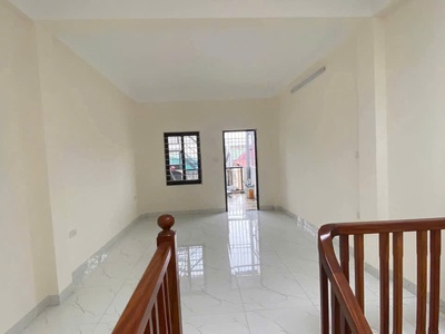 Cho thuê nhà nguyên căn 608 đê la thành,  40 m , 5 tầng, 4 ngủ, 4 vệ sinh, 15 triệu 0