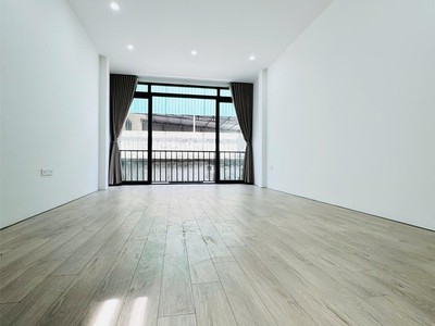 Bán nhà ngọc lâm long biên - 50m2 - ô tô - lô góc - giá tốt khu vực - nhỉnh 12 tỷ 2