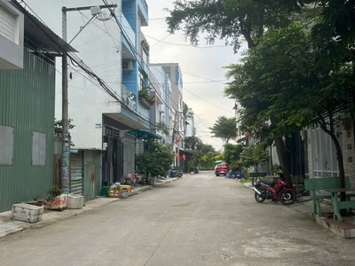 Bán nhà 3 tầng 2 mặt hẽm xe hơi đường thạnh lộc 37 quận 12 dt 70m2, 3pn, sổ hồng trao tay - giá chỉ 0