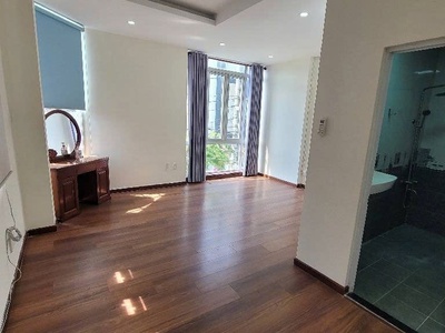 Ngay ngã tư ga, căn góc hiếm 2 mặt tiền đường 8m không lg, 5x13m, 3 tầng nhỉnh 7tỷ 3