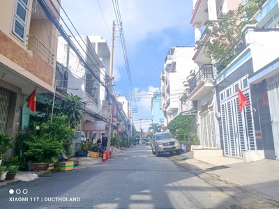 Ngay ngã tư ga, căn góc hiếm 2 mặt tiền đường 8m không lg, 5x13m, 3 tầng nhỉnh 7tỷ 0