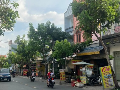 Bán nhà hxt thông phạm văn bạch p12 ngang 4.2 m 93m2 4l có t.máy kd buôn bán 13.7 tỷ. 4