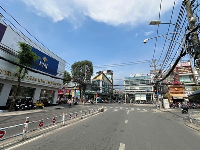 Vị trí siêu đẹp view góc ngang 6m 150m2 4 lầu mặt tiền kd lê văn thọ ngay làng hoa 31 tỷ. 1