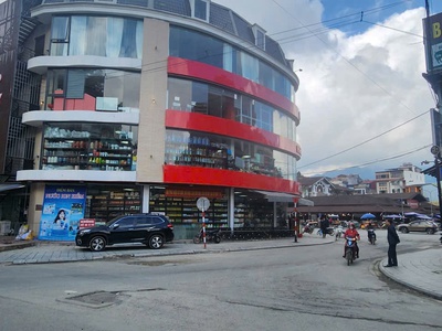Bán gấp lô đất vị trí trung tâm đối diện chợ sapa 3