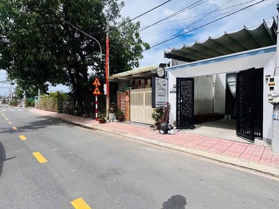 Chính chủ vỡ nợ cần thanh lý nhà cấp 4 mặt tiền gần bưu điện xã phong phú BC 0