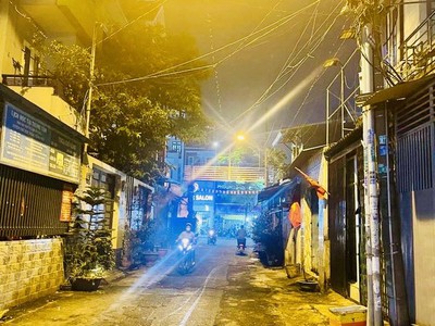 Mặt tiền ngay gò dầu - 62m ngang hơn 5 - 3 tầng - 3pn chỉ 7.x tỷ 0