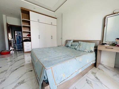 Bán nhà hxt thông phạm văn bạch p12 ngang 4.2 m 93m2 4l có t.máy kd buôn bán 13.7 tỷ. 3