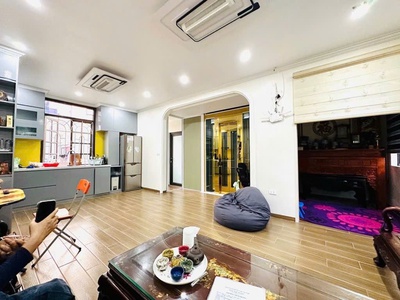 Cầu giấy - phân lô - vỉa hè - ô tô tránh - ô tô vào nhà - hai mặt ngõ - mặt tiền bề thế - thang máy 0