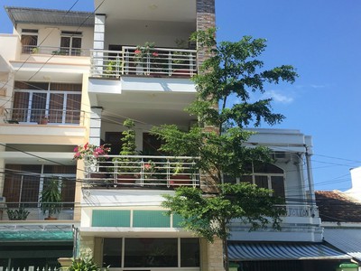Bán nhà 4 tầng 76m gần biển trần phú sổ hoàn công 0