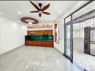 Bán nhà góc 2 mặt tiền mới xây phường phước long nay là nam nha trang 2