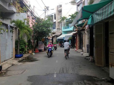 Âu dương lân mt hẻm xe tải 8m bán căn nhà cũ tiện xây dựng mới 0