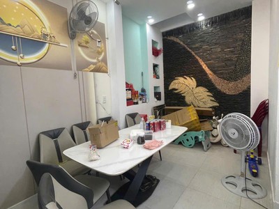 Lương văn can p15 - q8 / nở hậu 7m / 6pn 4wc tặng nội thất / 4tỷ8 thương lượng 3