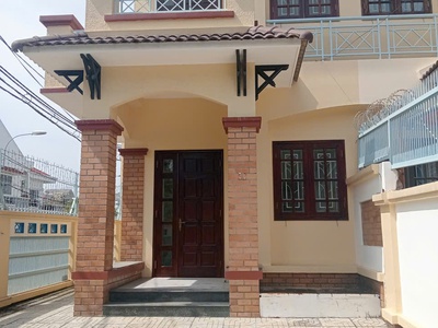 Cận tết cần bán gấp biệt thự góc 2 mặt tiền đường số 19 kdc bình hưng 0