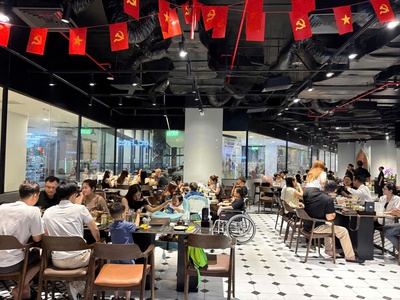 Chính chủ sang nhượng gấp mặt bằng nhà hàng 3 mặt tiền -300m2 dưới chân chung cư hoàng huy 0