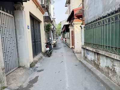 Cần bán 50m2 đất thôn Thuận Tốn, Bát Tràng. Đường 2,5m, cách 15m ra đường ô tô tránh đỗ 2