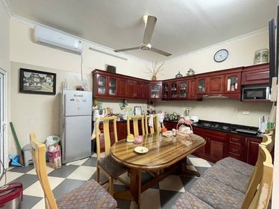 Ngõ 299 đường hoàng mai bán 82M tặng nhà lô góc 7 chỗ quay đầu kinh doanh 0