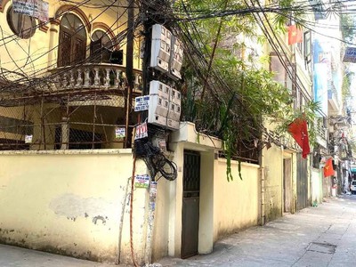 Ngõ 299 đường hoàng mai bán 82M tặng nhà lô góc 7 chỗ quay đầu kinh doanh 3