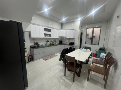 Bán nhà độc lập dân xây ngõ oto đỗ cửa đường Phương Lưu 1